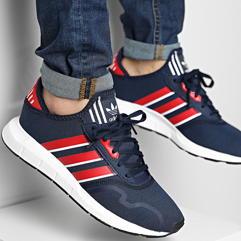 Adidas - SWIFT RUN X